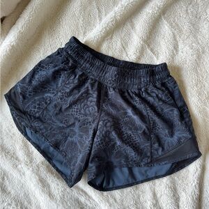 Lululemon hotty hot shorts 4 inch